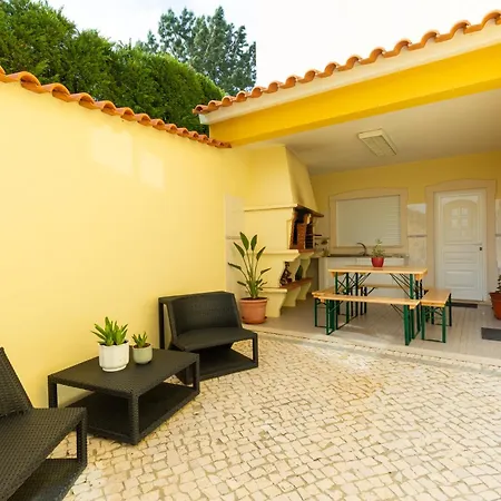 Holiday home Refugio De Alburitel