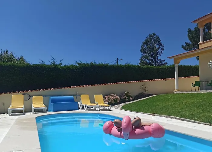 Refugio De Alburitel